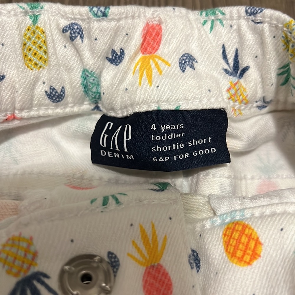 Gap Kids 4T Pineapple Shortie Short - Picture 3 of 5